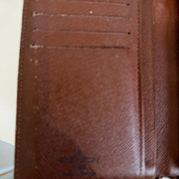 LOUIS VUITTON VIENNOIS MONOGRAM WALLET - Picture 10 of 15